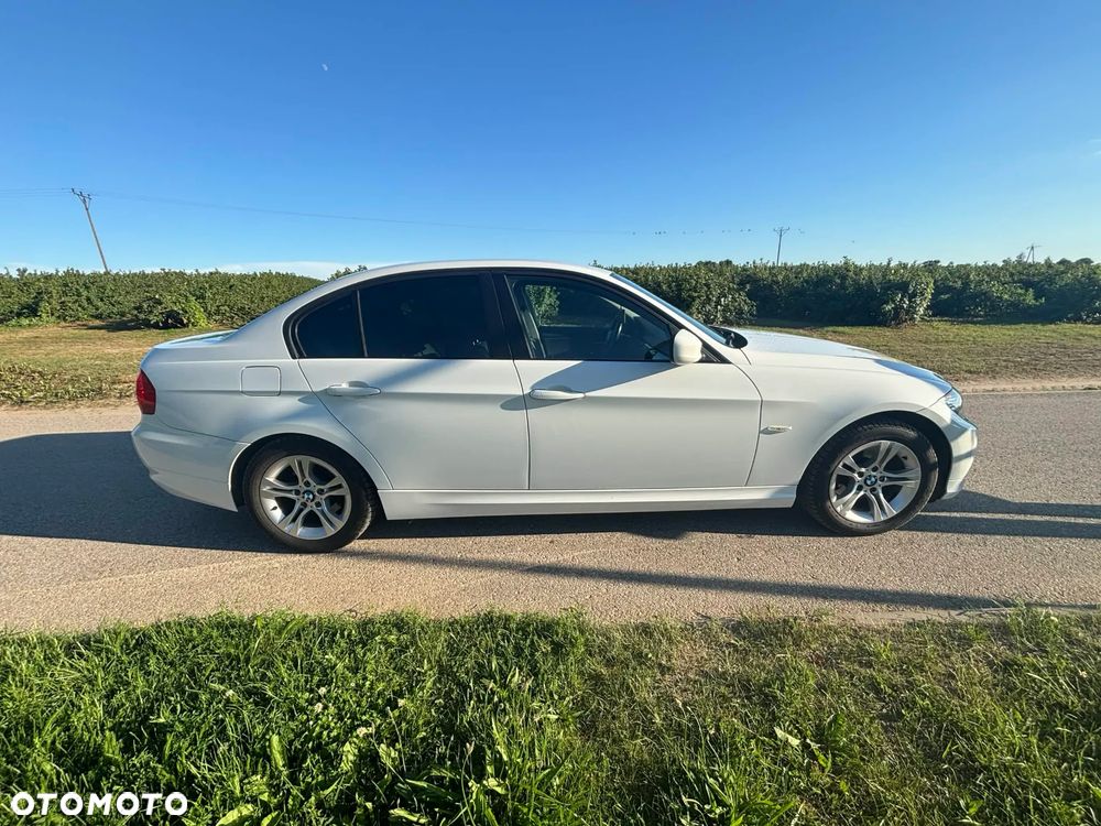 BMW Seria 3 318i - 7