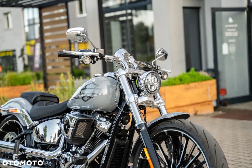 Harley-Davidson Softail Breakout - 6