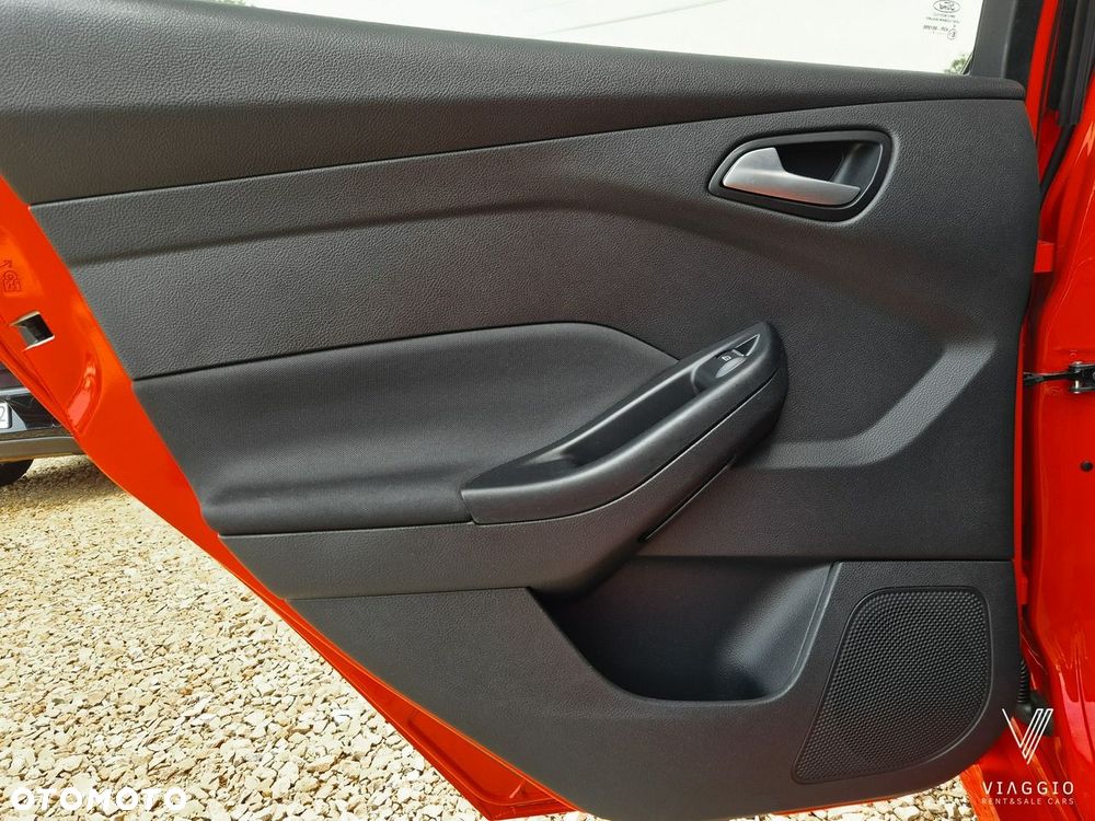 Ford Focus - 25