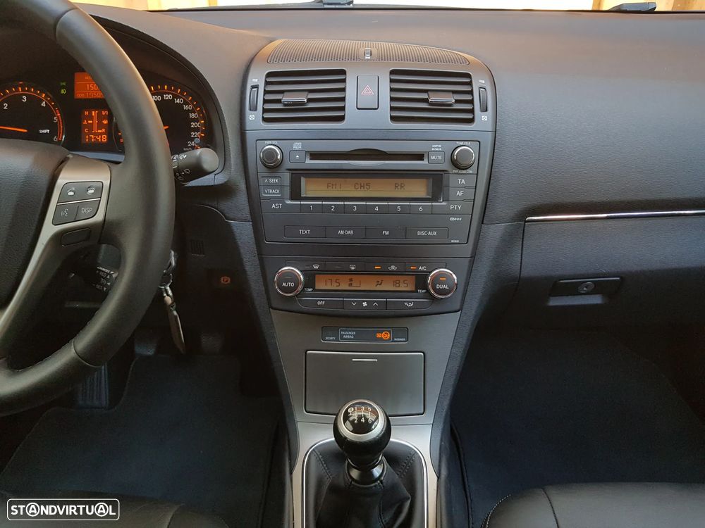 Toyota Avensis SW 2.0 D-4D Exclusive - 15