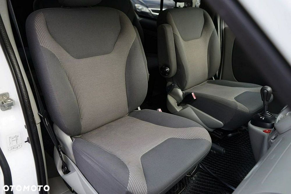 Opel Vivaro - 20