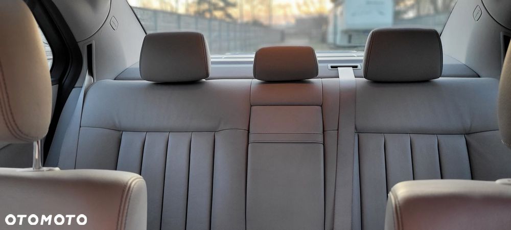 Mercedes-Benz Klasa E 220 BlueTEC 4-Matic Avantgarde - 23