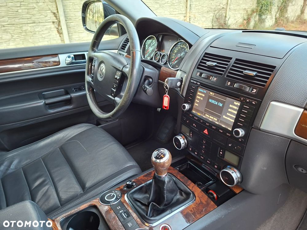Volkswagen Touareg - 21