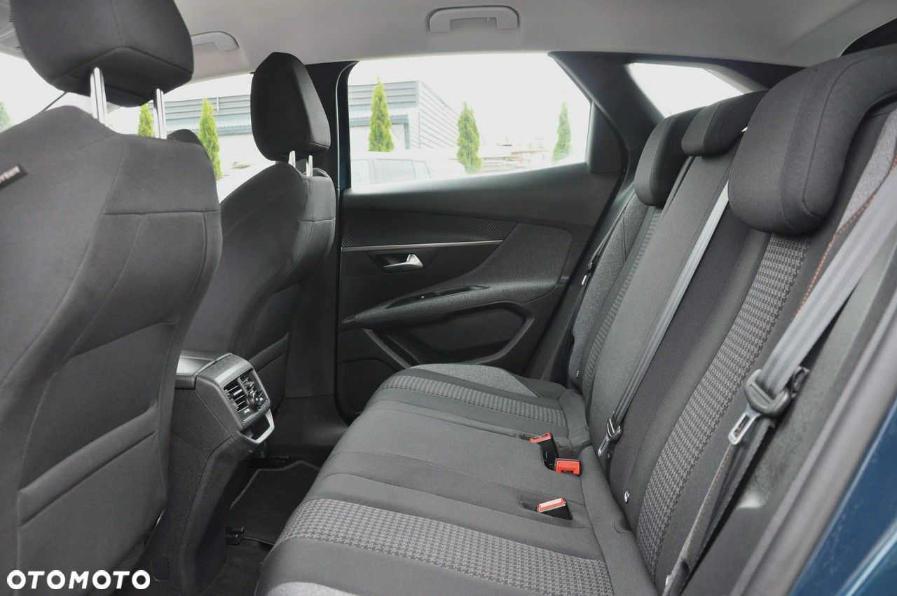 Peugeot 3008 1.2 PureTech Active Pack S&S - 16