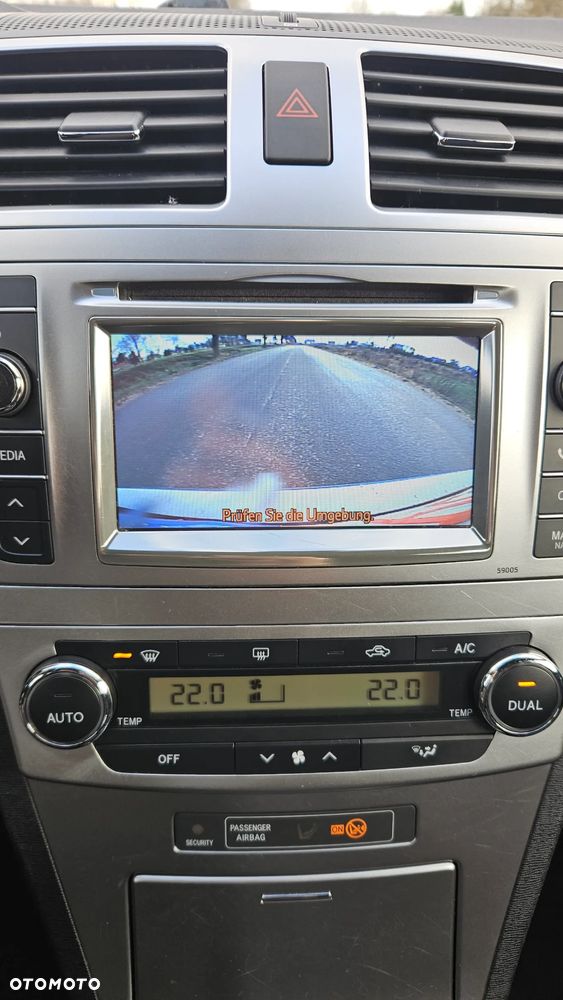 Toyota Avensis Touring Sports 1.6 - 15