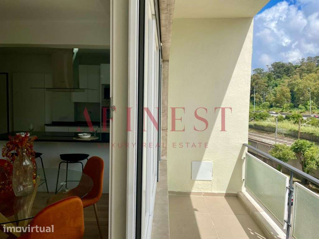 Apartamento T3 reabilitado com varandas em Benfica - Grande imagem: 5/26