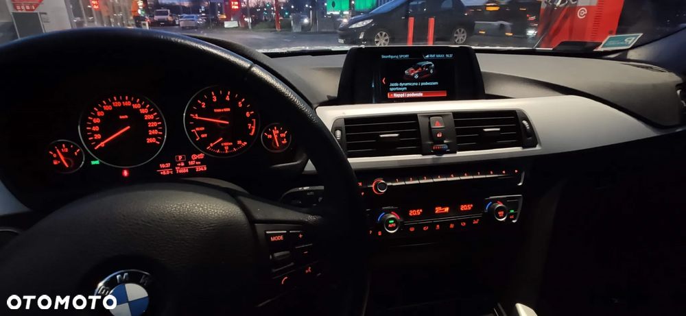 BMW Seria 3 318i - 21