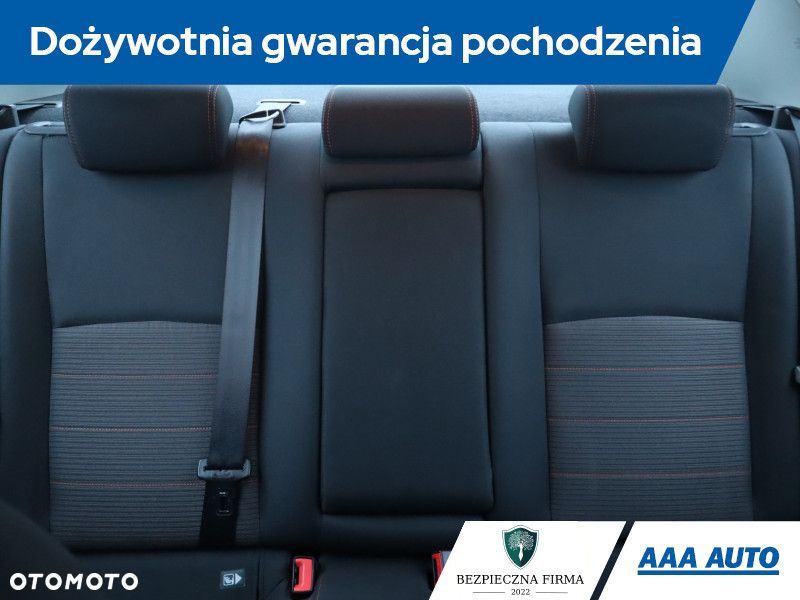 Toyota Avensis - 12