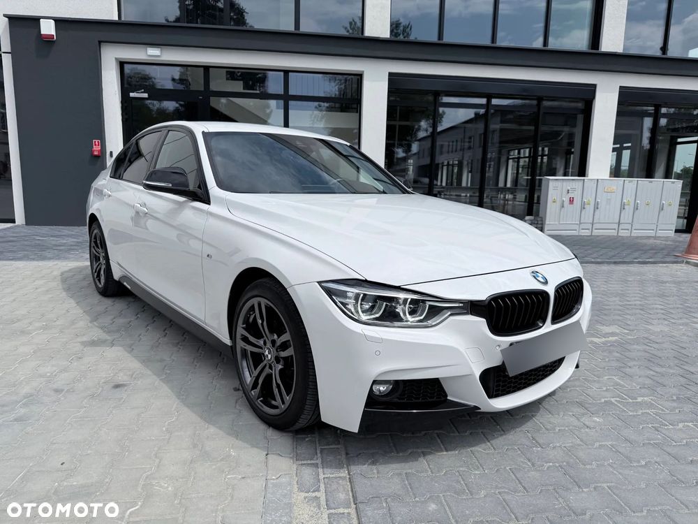 BMW Seria 3 320i xDrive M Sport Shadow - 13