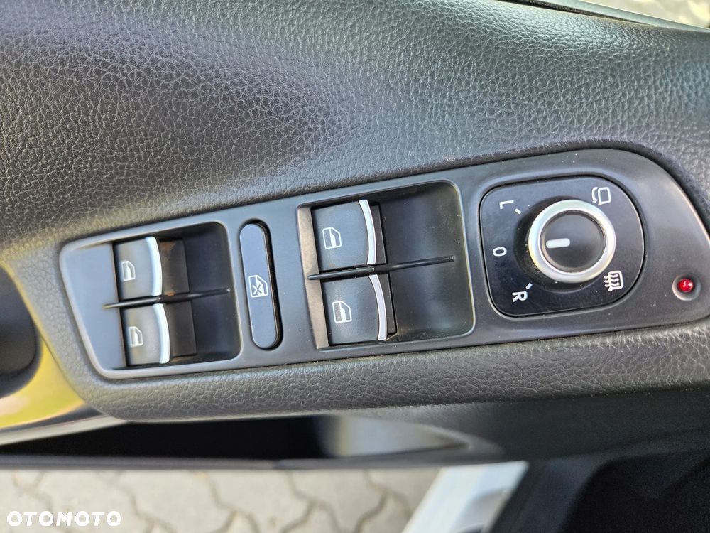 Volkswagen Tiguan 2.0 TDI DPF 4Motion BlueMotion Technology Cup Sport & Style - 23