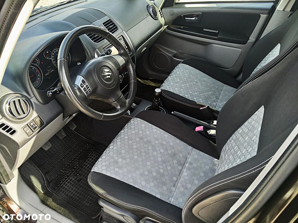 Suzuki SX4 1.6 Comfort Plus - 15