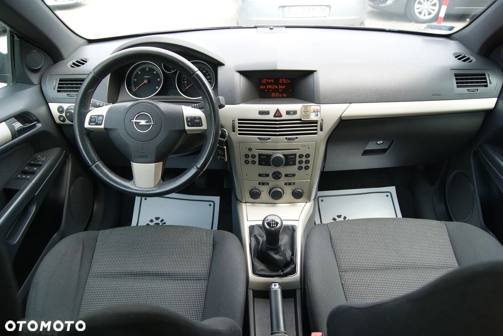 Opel Astra 1.9 CDTI DPF Sport - 25