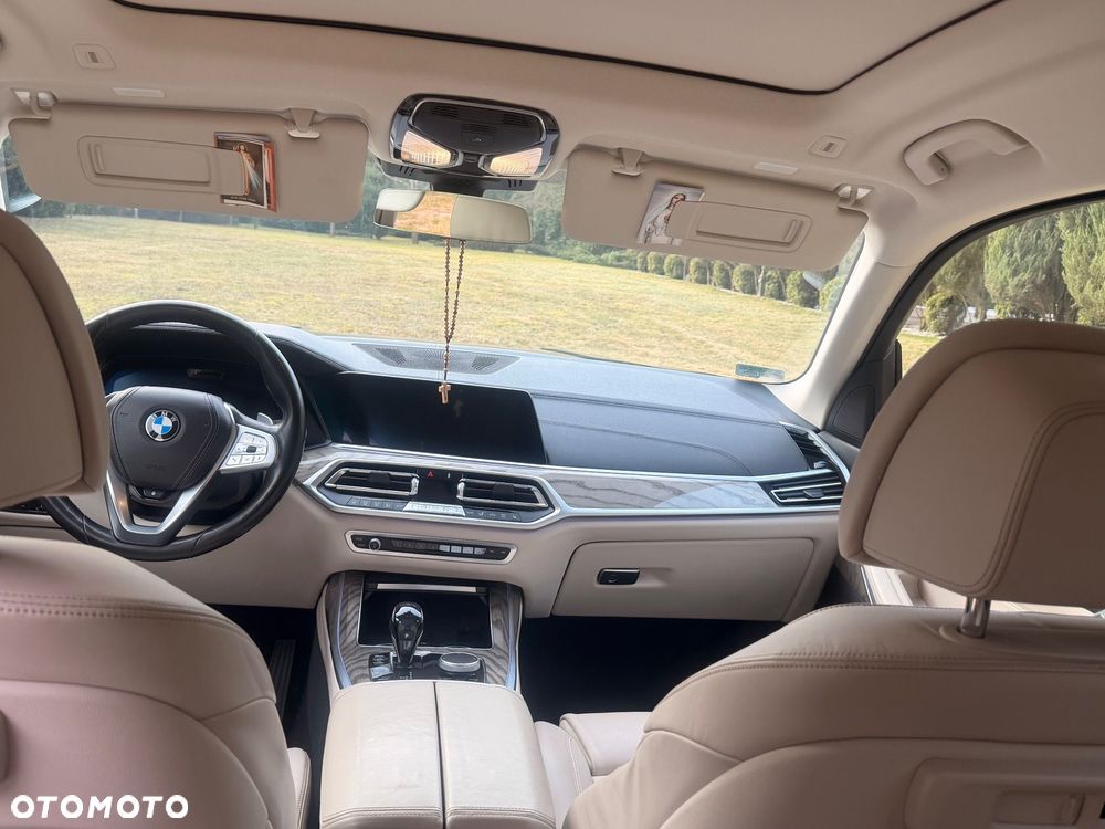 BMW X7 xDrive40i - 7