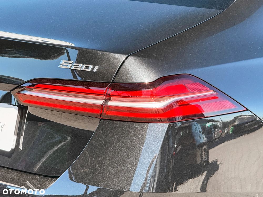 BMW Seria 5 520i - 10
