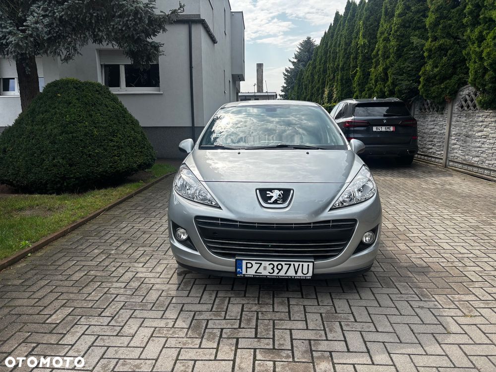 Peugeot 207 - 1