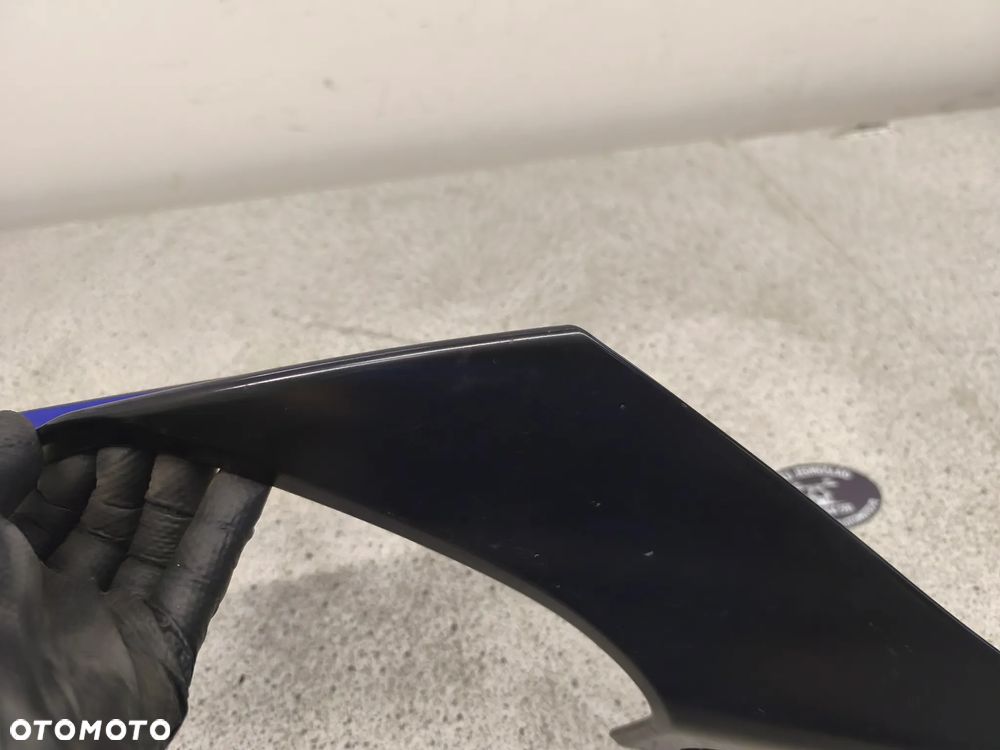 Zadupek, ogon prawy, owiewka, osłona prawa, bok, boczek Yamaha R125 R 125 2023 - 7