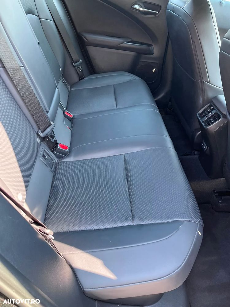 Lexus UX 250h FWD Executive - 5