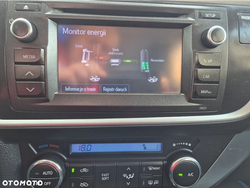 Toyota Auris 1.8 HSD Luna - 16