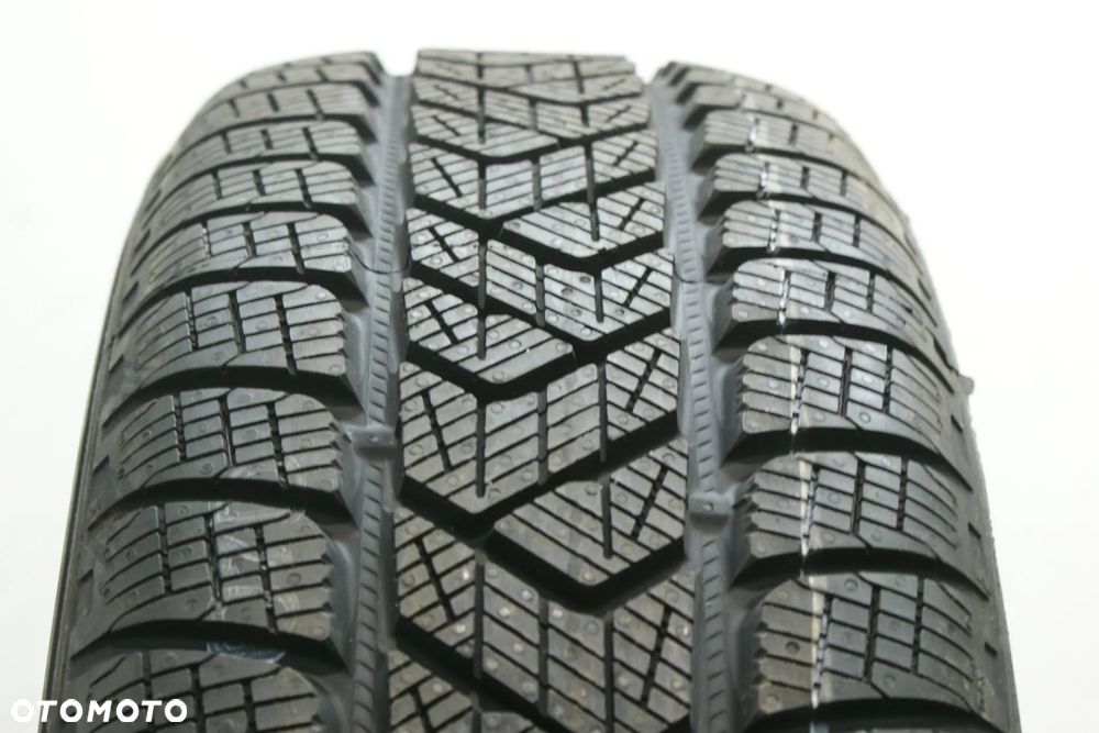 215/65R17 PIRELLI SCORPION WINTER , 8mm 2024r A9887