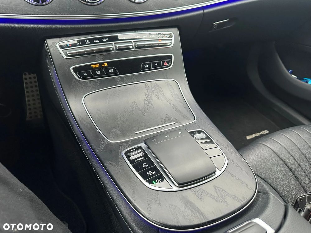 Mercedes-Benz CLS - 19