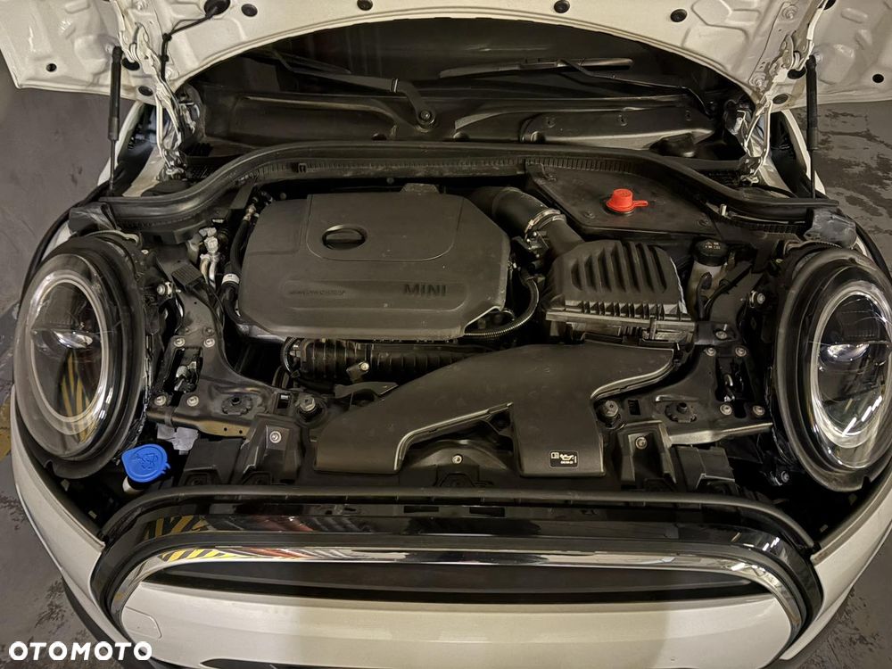 MINI Cooper Essential Trim - 27