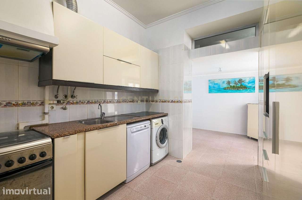 Apartamento T2 na Penha de França, Lisboa - Estacionamento privativo - Grande imagem: 3/19