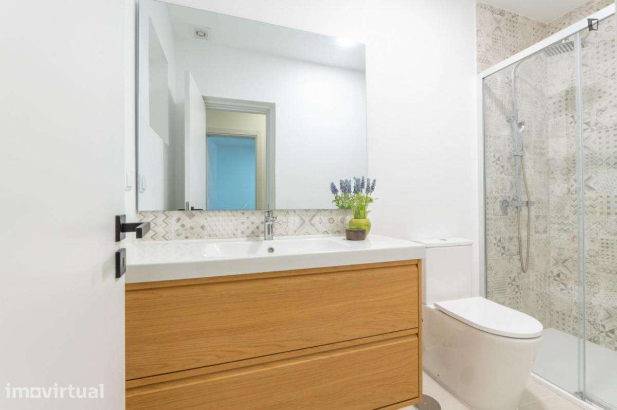 Quarto - localizado em Anjos Lisbon - Grande imagem: 4/6