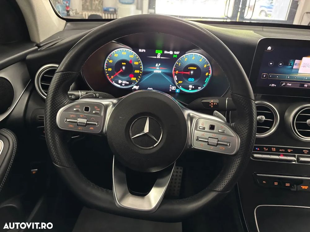 Mercedes-Benz GLC 300 de 4Matic 9G-TRONIC AMG Line Plus - 25
