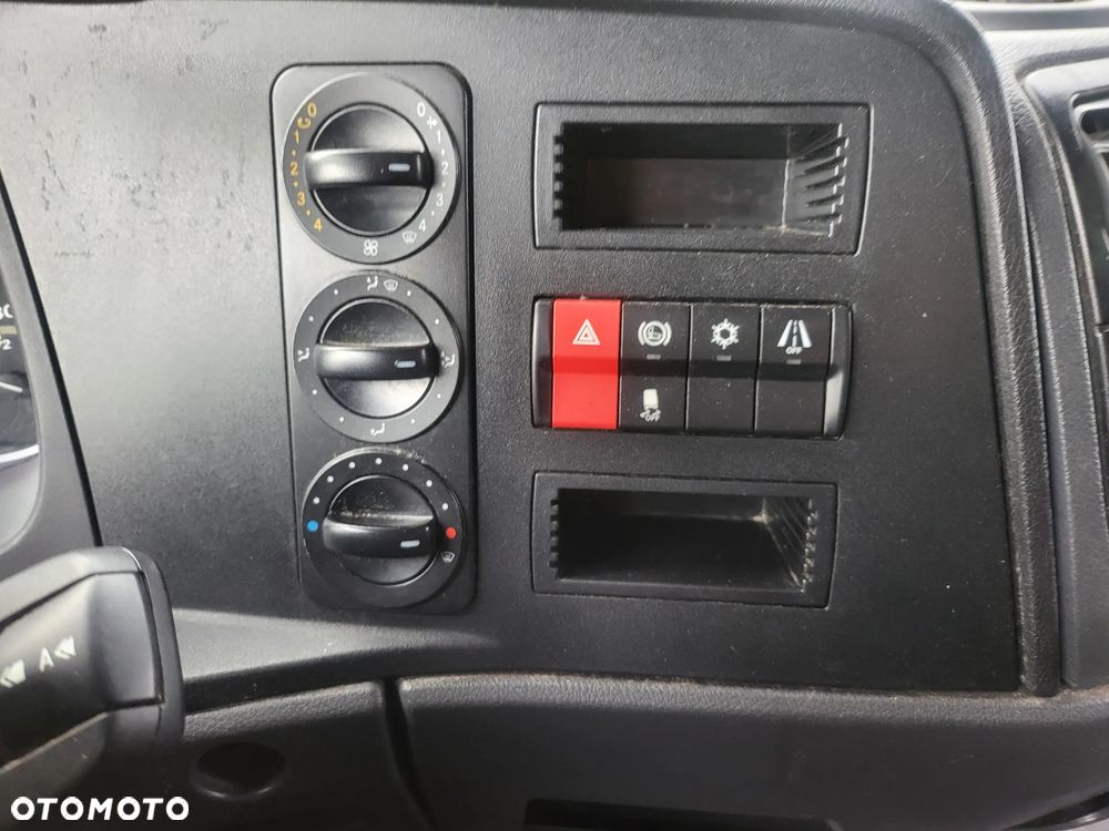 Mercedes-Benz ATEGO - 15