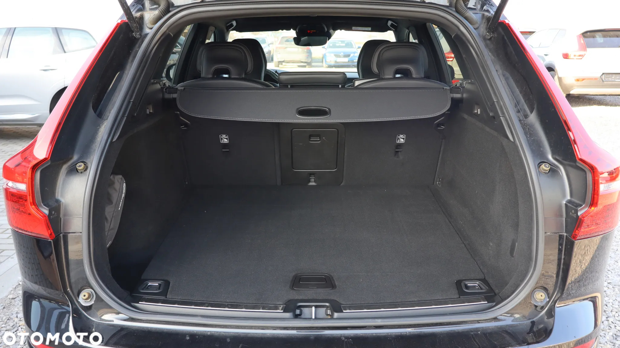 Volvo XC 60 T5 AWD R-Design - 12