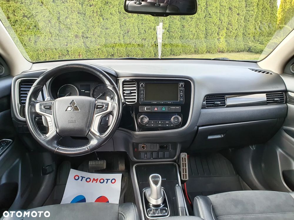 Mitsubishi Outlander Instyle NAVI - 11