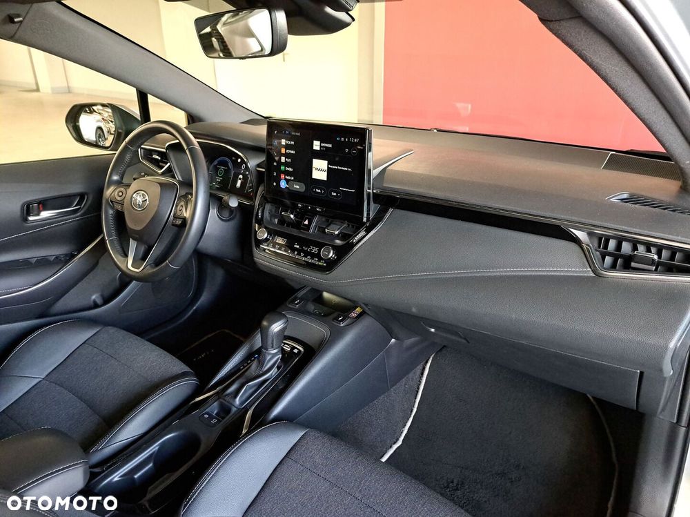 Toyota Corolla 1.8 Hybrid Style - 17