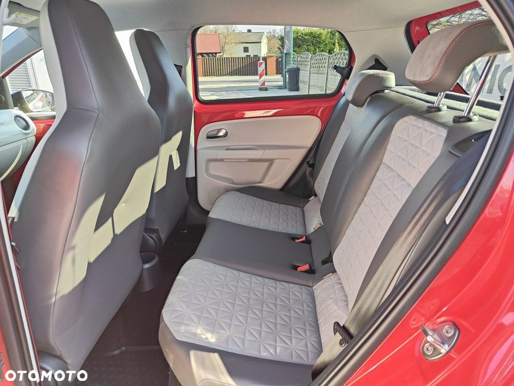 Volkswagen up! 1.0 Beats - 25