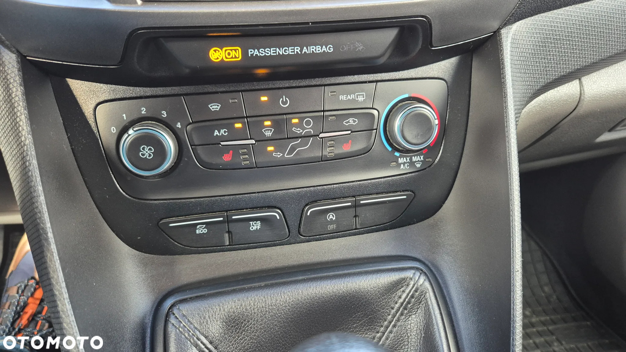 Ford Tourneo Connect Grand - 22