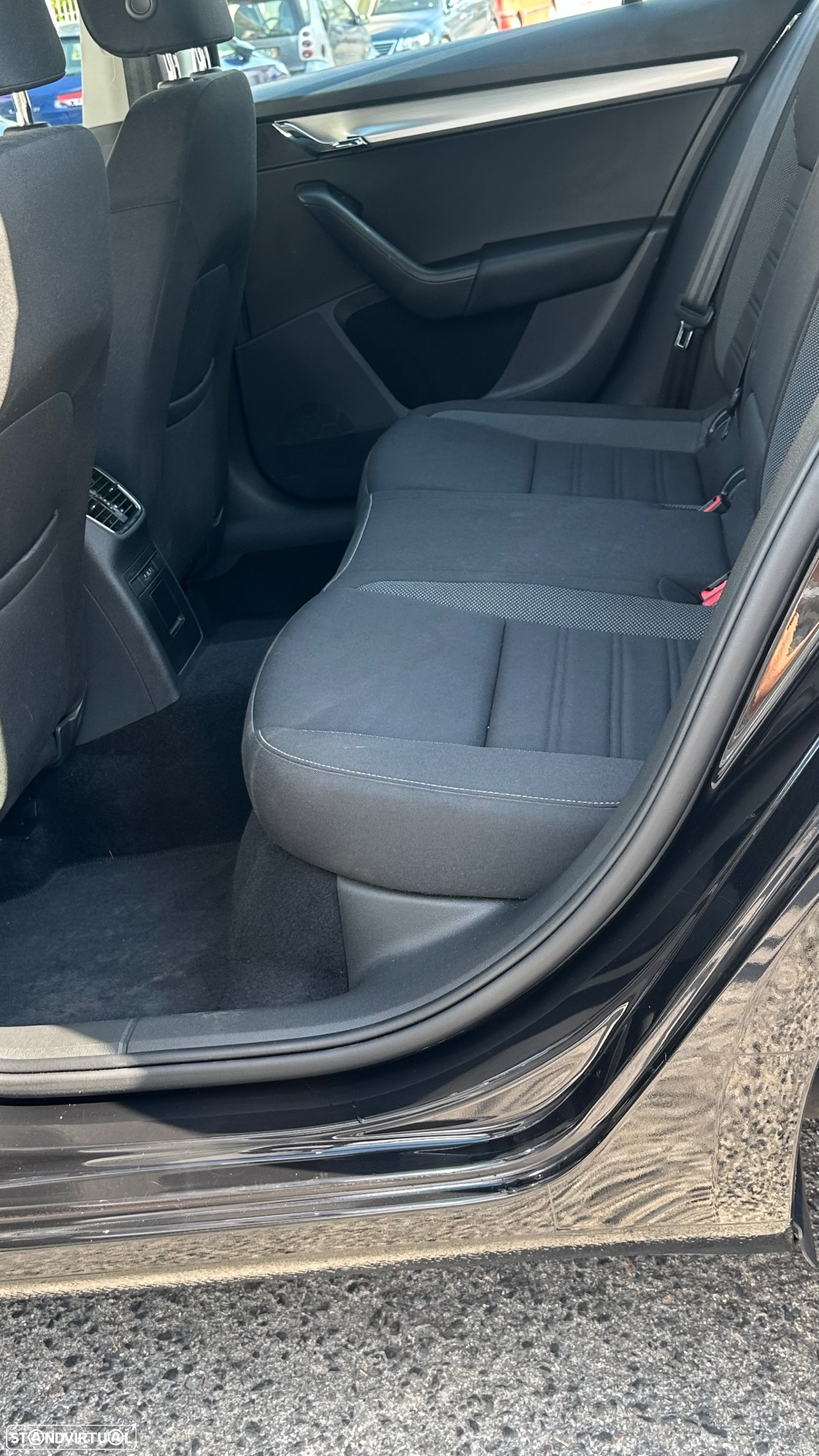 Skoda Octavia Break 1.6 TDi Business Line - 10