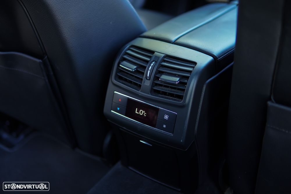 Mercedes-Benz E 300 Bluetec Hybrid Avantgarde - 59