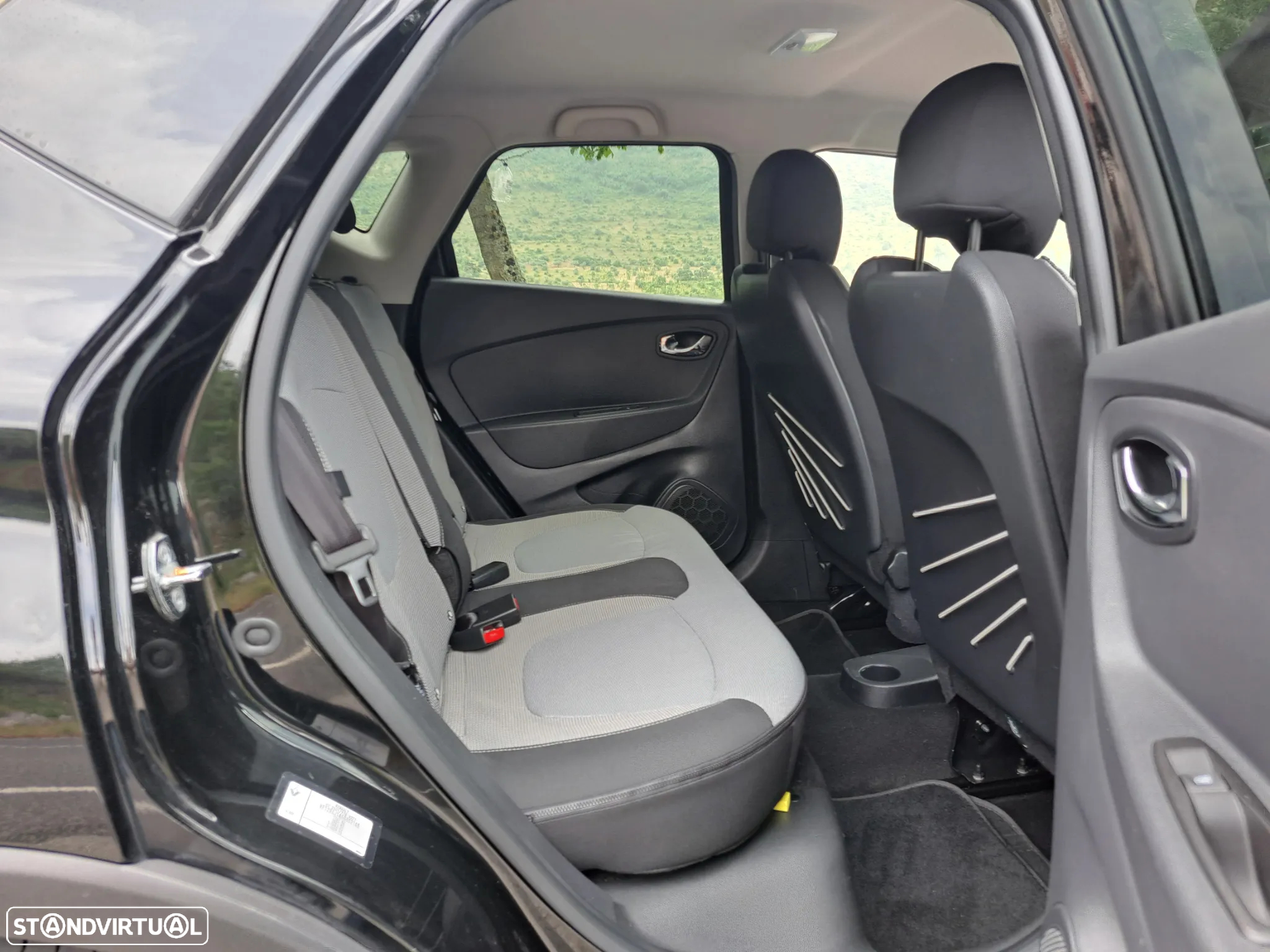 Renault Captur 1.5 dCi Exclusive XMOD - 24