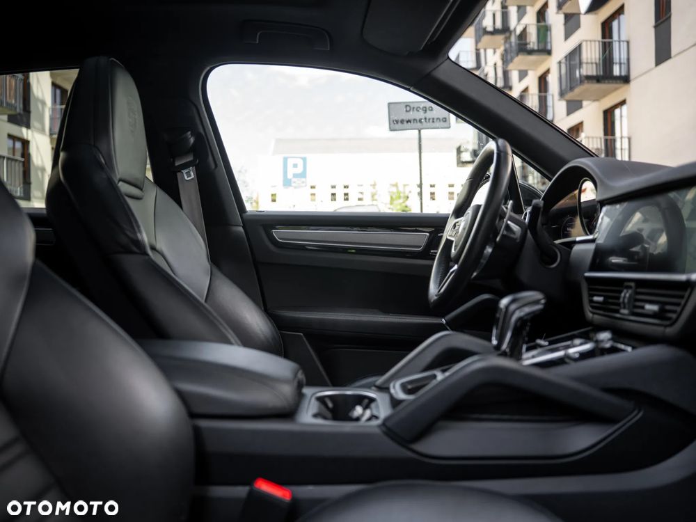 Porsche Cayenne Platinum Edition - 21