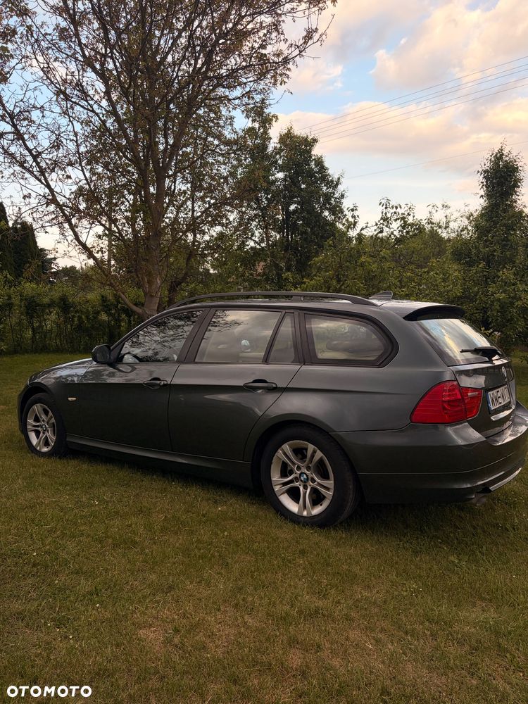 BMW Seria 3 318d DPF - 8