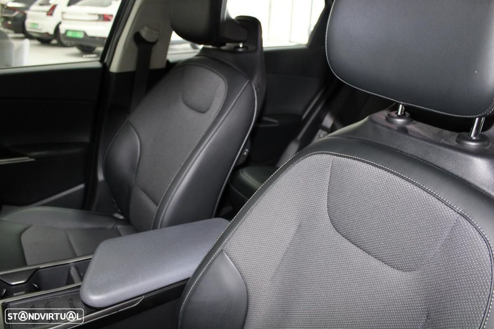 Kia EV6 77,4-kWh — fotografia 11