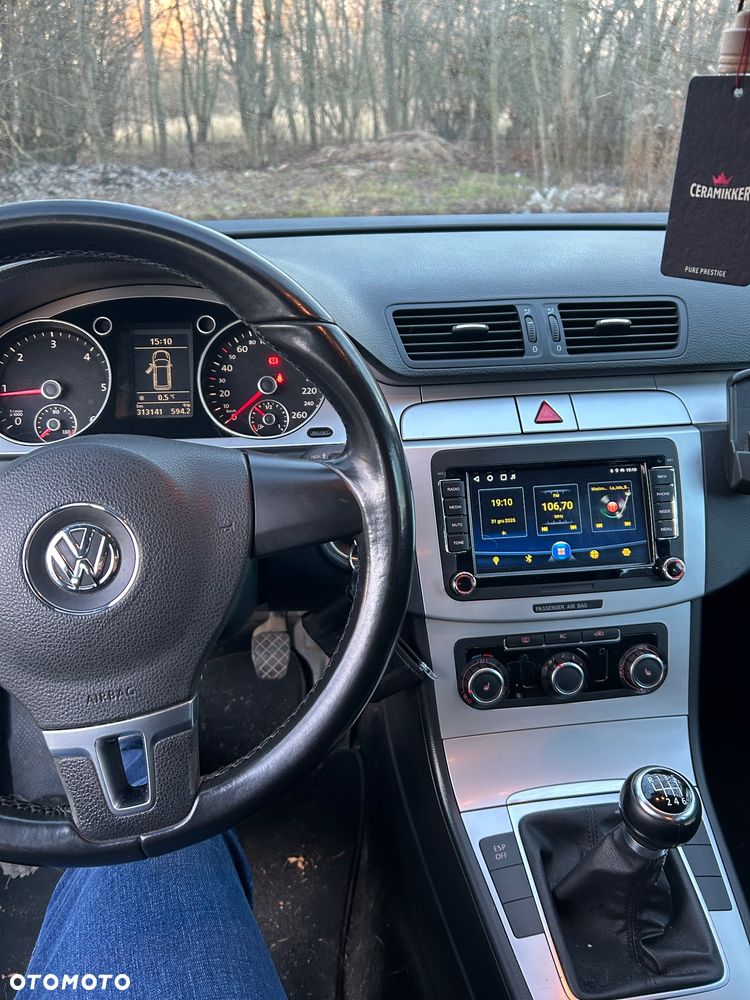 Volkswagen Passat 2.0 TDI DPF BlueMotion Technology Trendline - 9