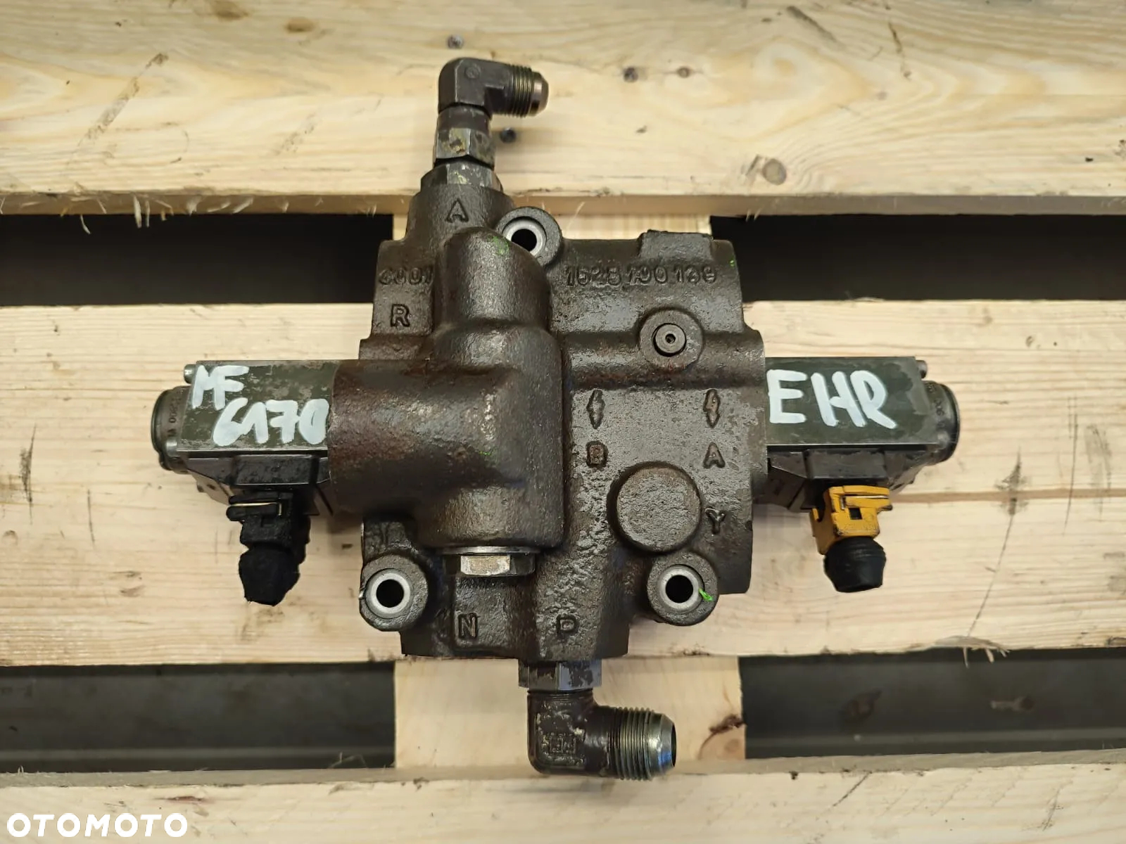Rozdzielacz 3387006M2 EHR 1525100139 Massey Ferguson 6170 - 6