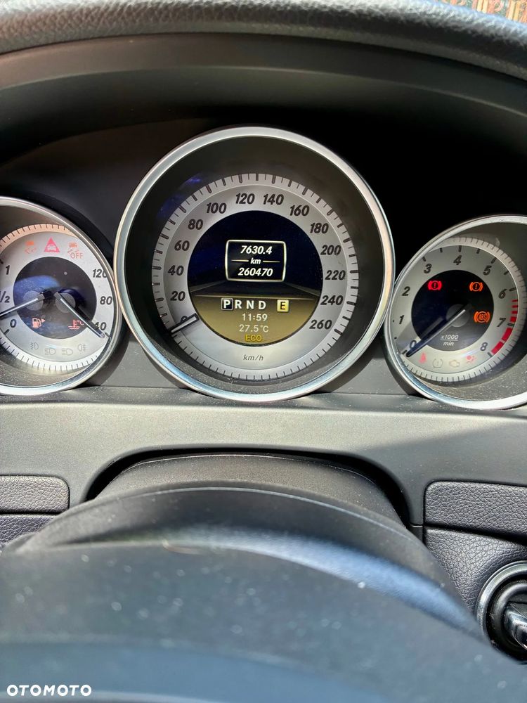 Mercedes-Benz Klasa C 180 CGI Automatik BlueEFFICIENCY Avantgarde - 2