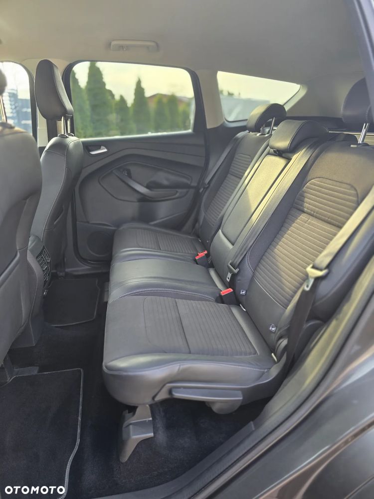 Ford Kuga 1.5 EcoBoost 2x4 Titanium - 9