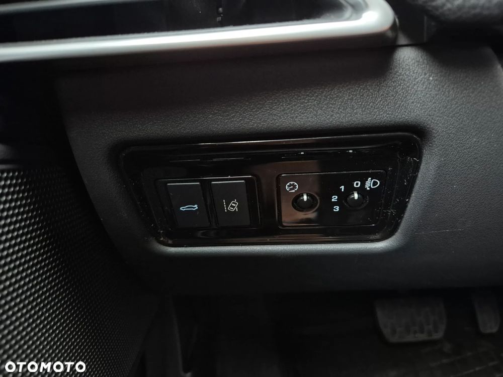 Jaguar XE 2.0 D Pure - 16
