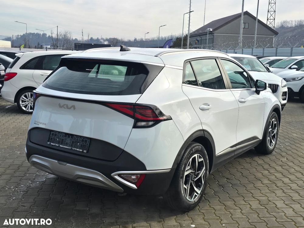 Kia Sportage 1.6 CRDI 2WD Eco-Dynamics+ (48V M-H) Black Edition - 4