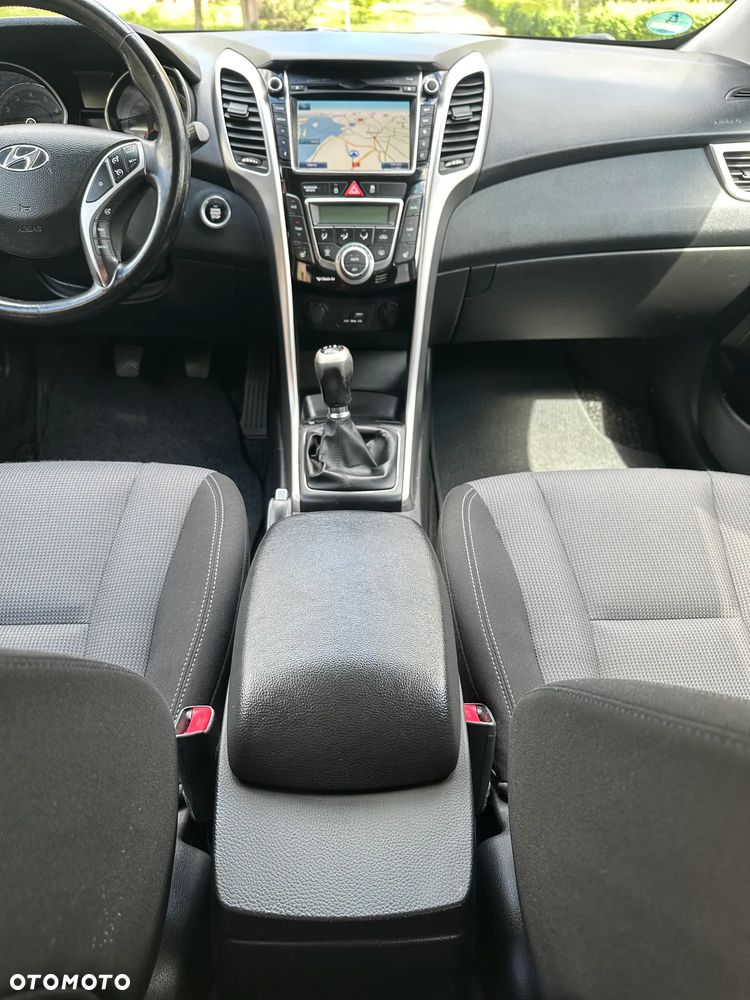 Hyundai i30 blue Kombi 1.4 YES Gold - 16