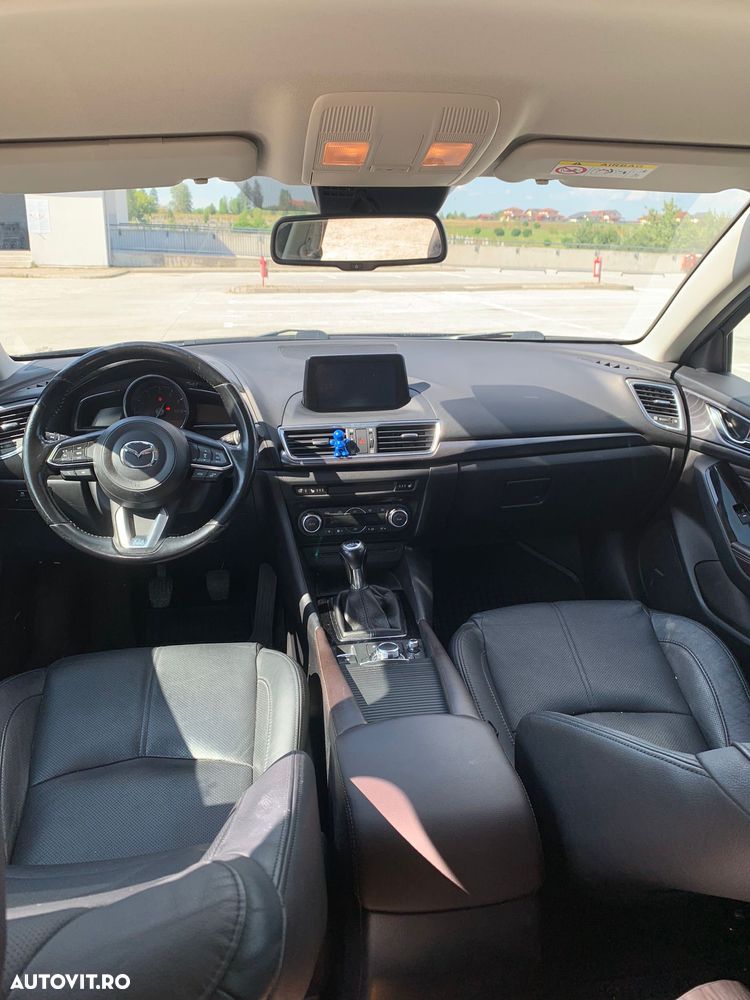 Mazda 3 - 8