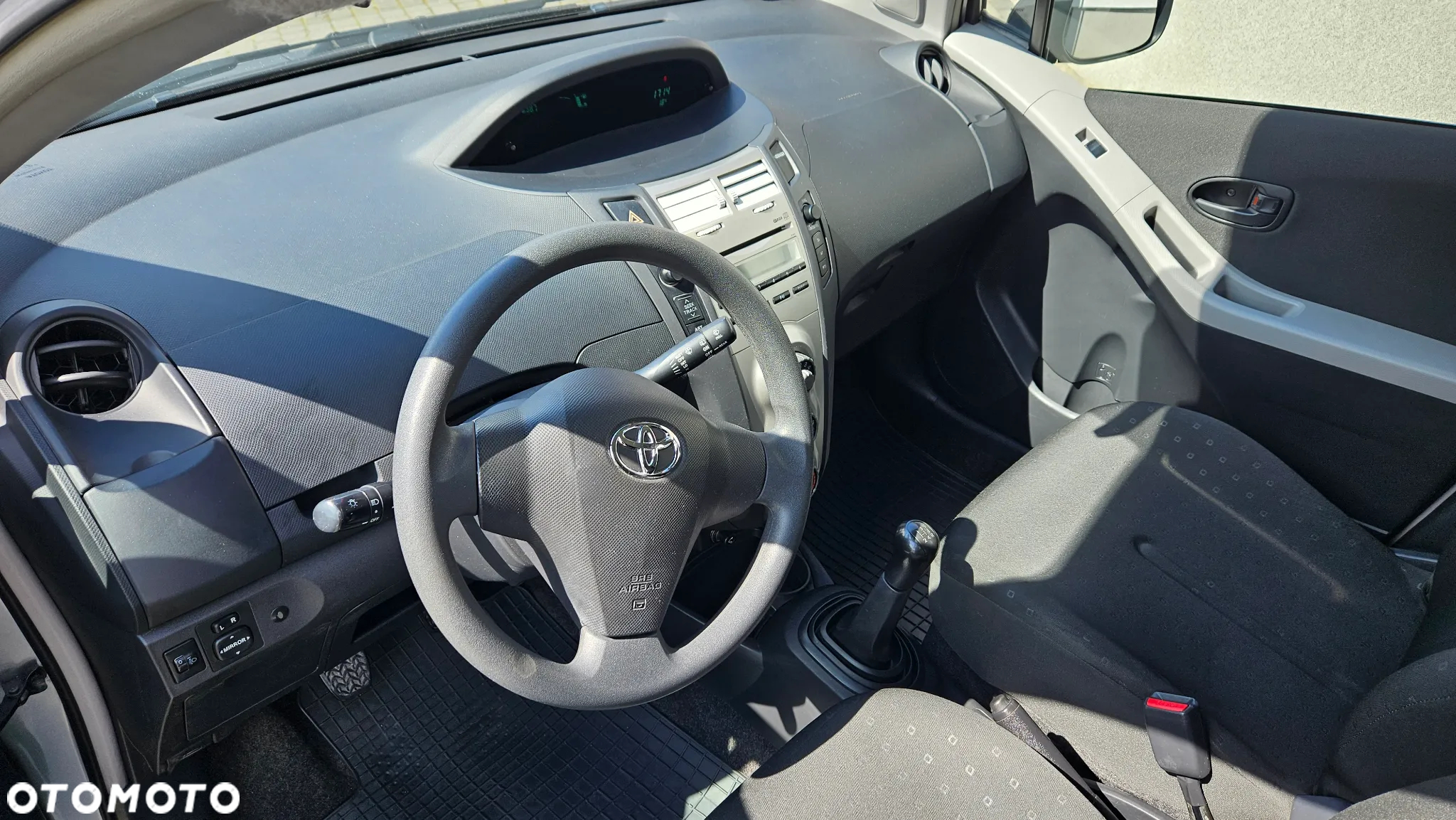 Toyota Yaris 1.3 Luna - 8