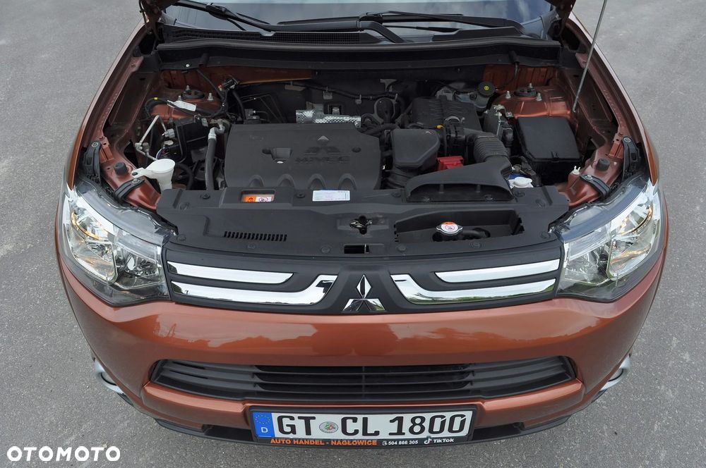 Mitsubishi Outlander 2.0 2WD SUV-Star - 12